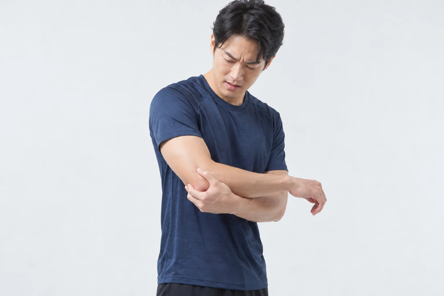 팔꿈치 안쪽에서 통증 발생
